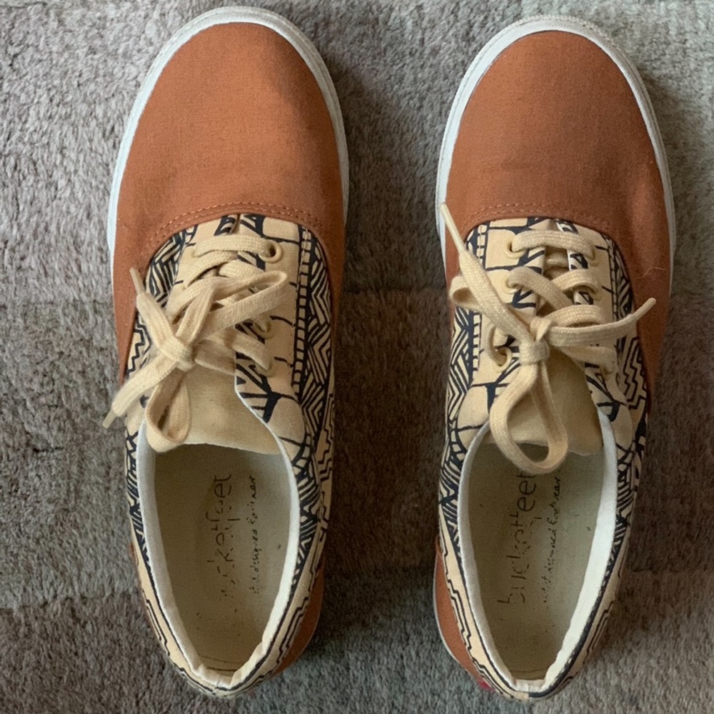 Buck Feet Sneakers